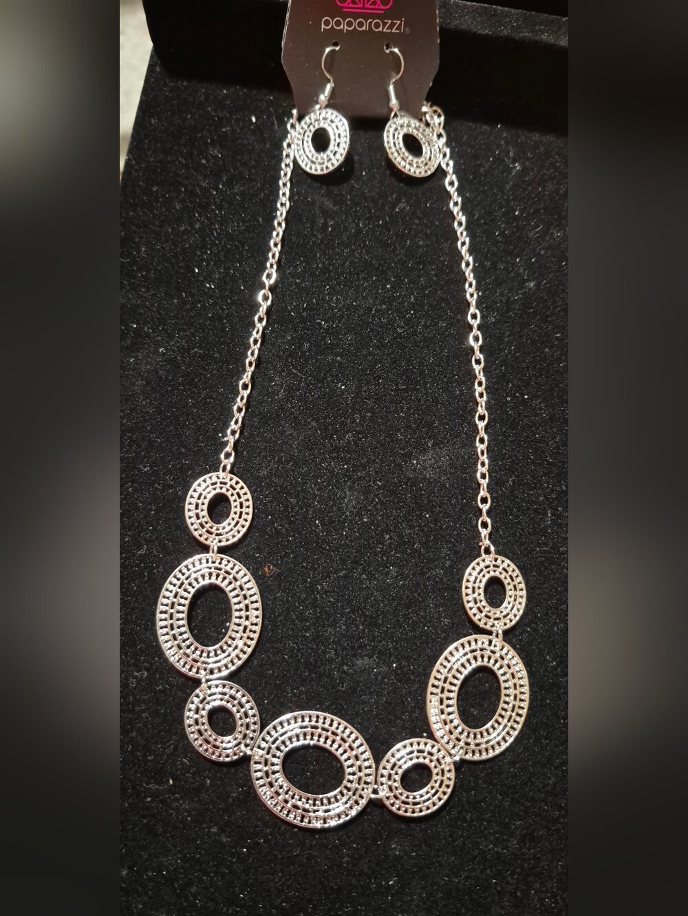 Paparazzi Silver-tone Linked Open Circles Necklace and Earrings